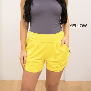 Love Poem NWT Yellow Women's Shorts S/M